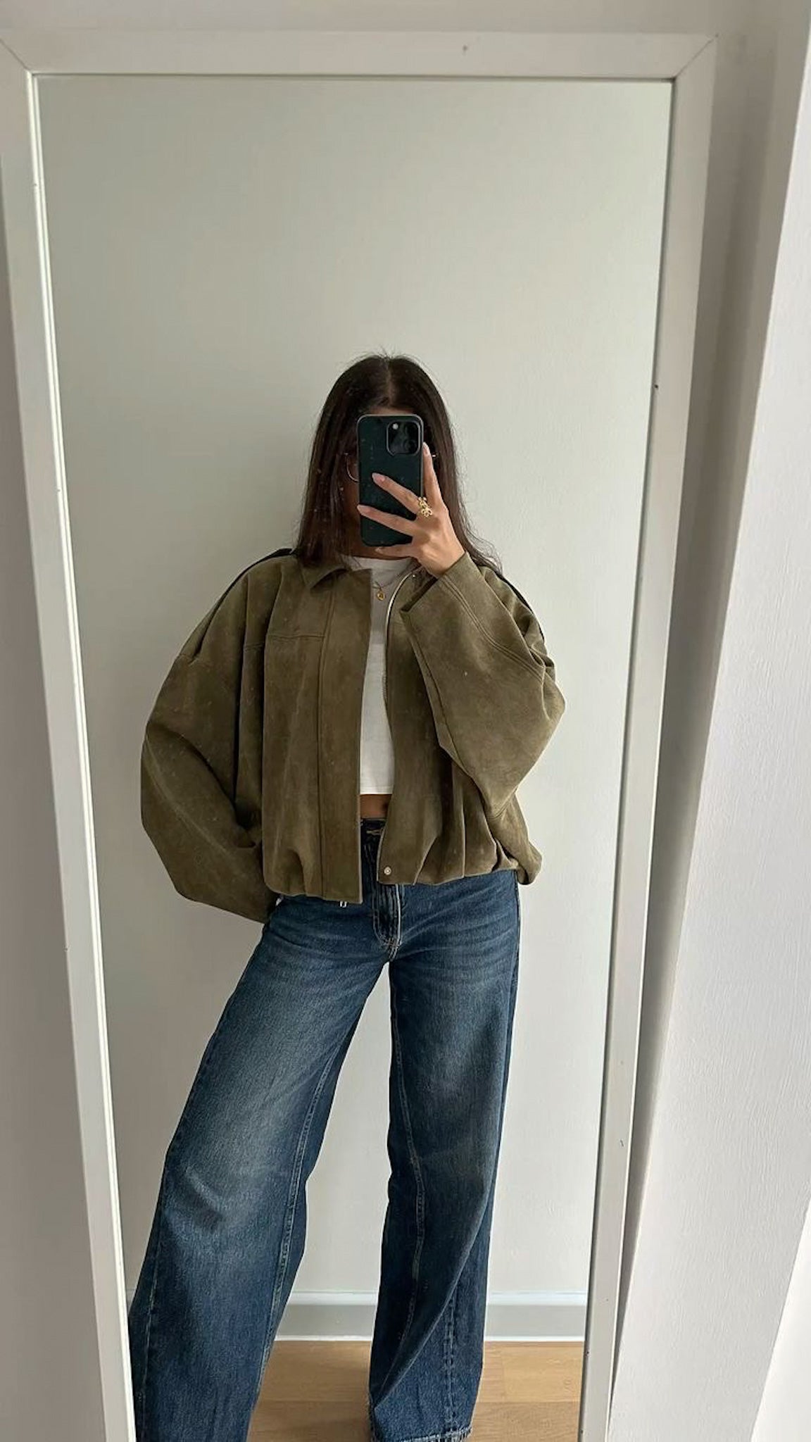 casual chic outfit with oversized bomber jacket everyday wear