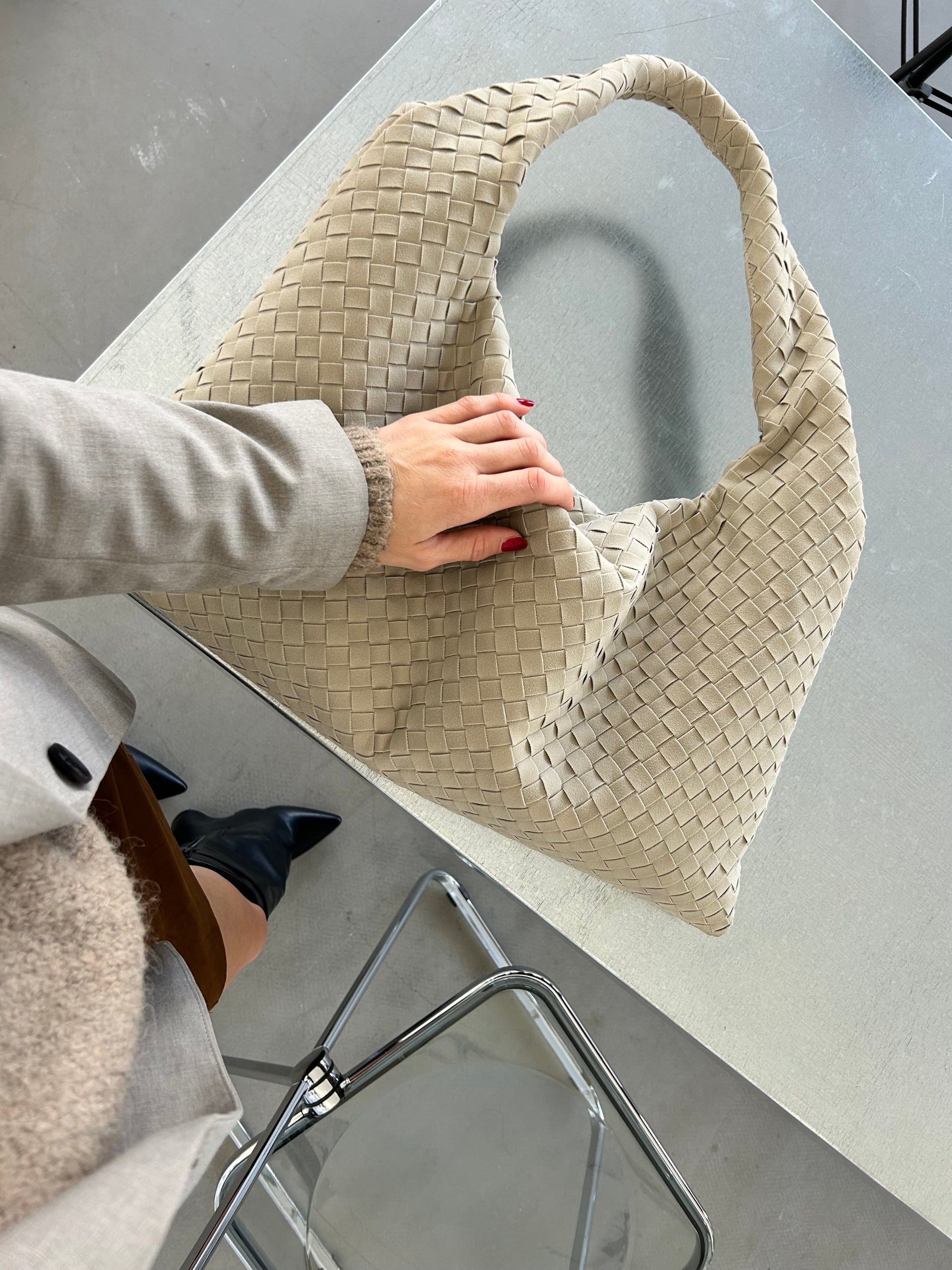 Premium Soft Leather Material: Crafted from high-quality soft leather, this bag offers a luxurious feel and a supple texture that enhances with age. Its durability ensures long-lasting use while maintaining its chic appearance. Designer dupe bag