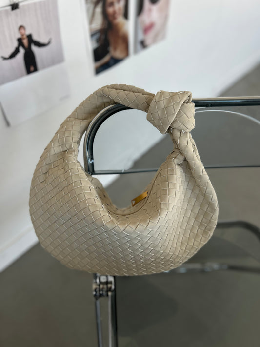 Comfortable cream shoulder bag with soft strap detail