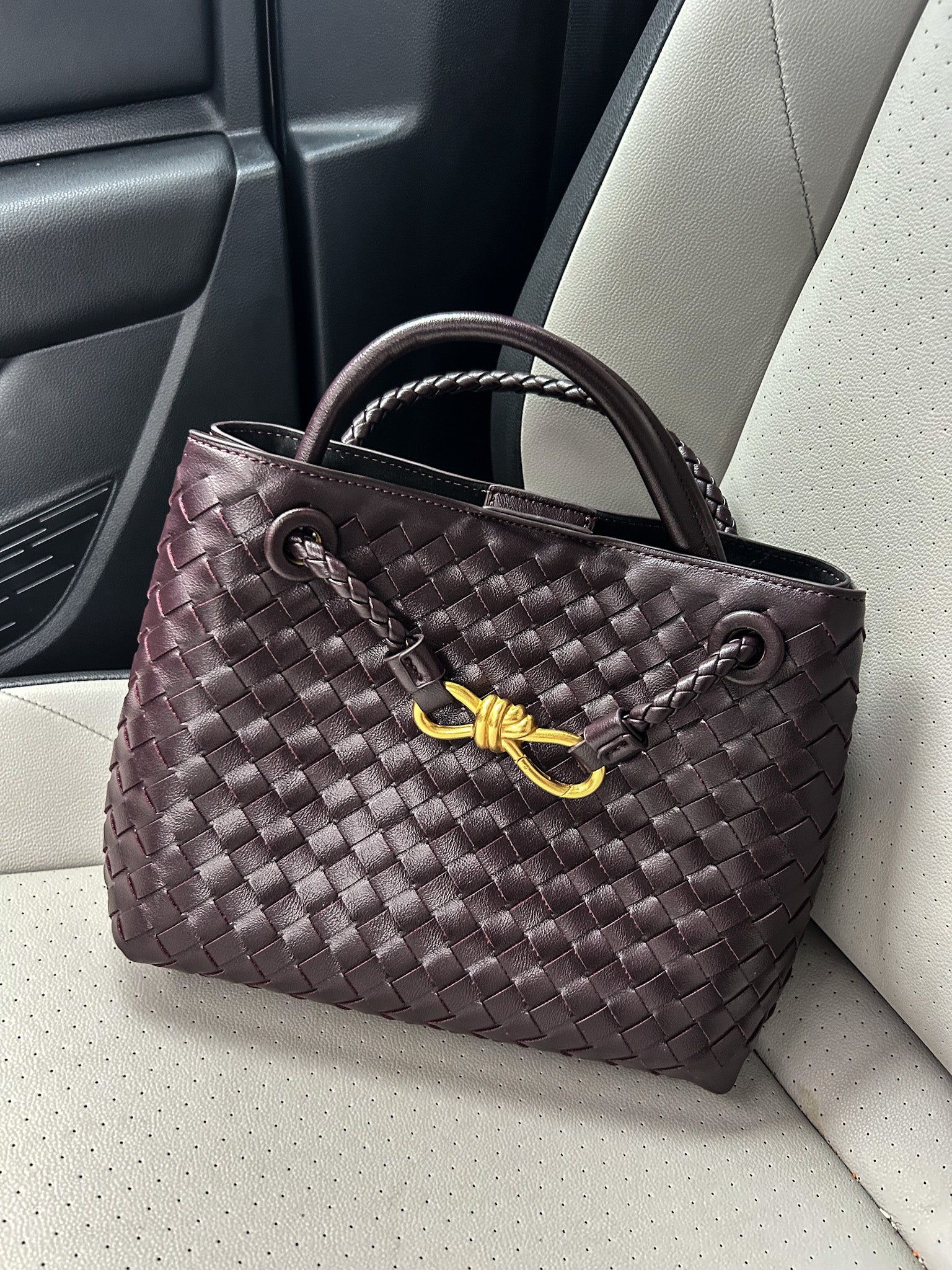 Durable Woven Crossbody Bag for Daily Wear with practical Top Handle, sustainable Woven Purse made from vegan leather for Women, Gift Idea for Women, Braid Design Casual Shoulder Handbag for Work or travel. Luxury designer inspired bags