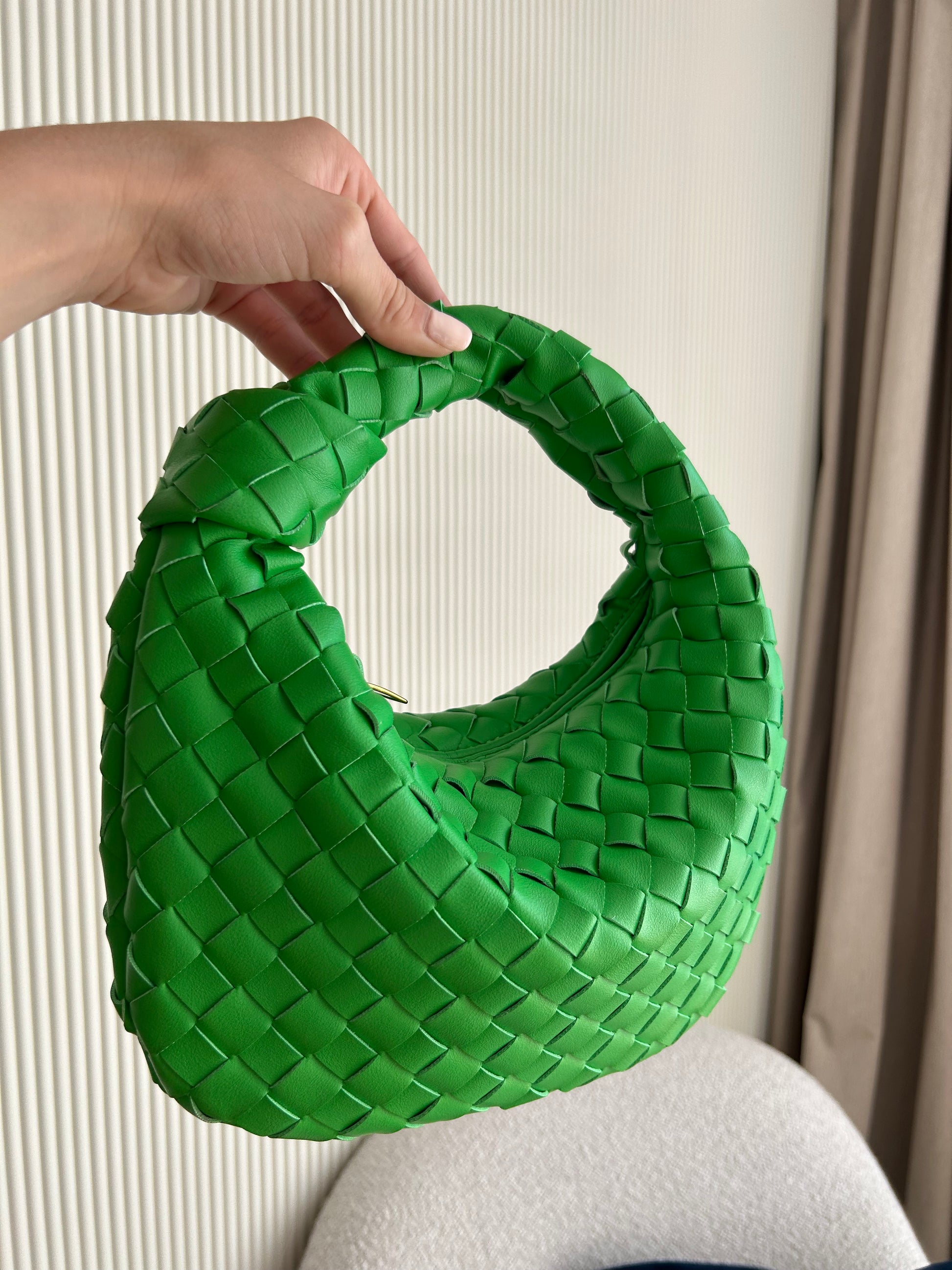 Elevate your summer festival look with this stylish bright green woven clutch! practical handbag features a convenient zipper closure, perfect for storing your essential. Ideal for any upcoming birthday celebration,  Mothers Day gift. pattybofficial