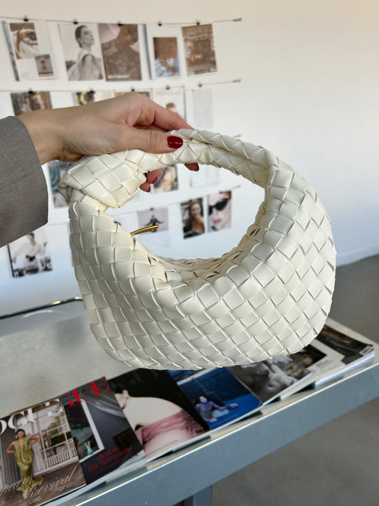 Trendy Dumpling Bag with Woven Knot Design Unique Top Handle Braided Purse Ideal Summer Handbag for Stylish Mom Everyday Gift for Girlfriend Knoten Tasche PattyB Official