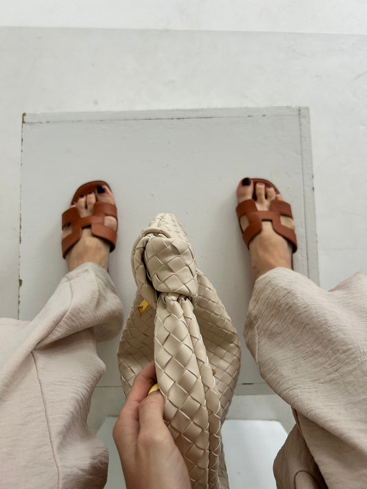 The Bare Edit Cutout Flats – Minimalist. Designer-Inspired. Everyday Luxe.

Less is more – and these flats prove it. Meet The Bare Edit Flats in rich mocha brown, your new go-to for effortless, elevated style. With a sleek minimalist silhouette and subtle cutout design, they’re the perfect balance of simplicity and statement. designer inspired summer flats
