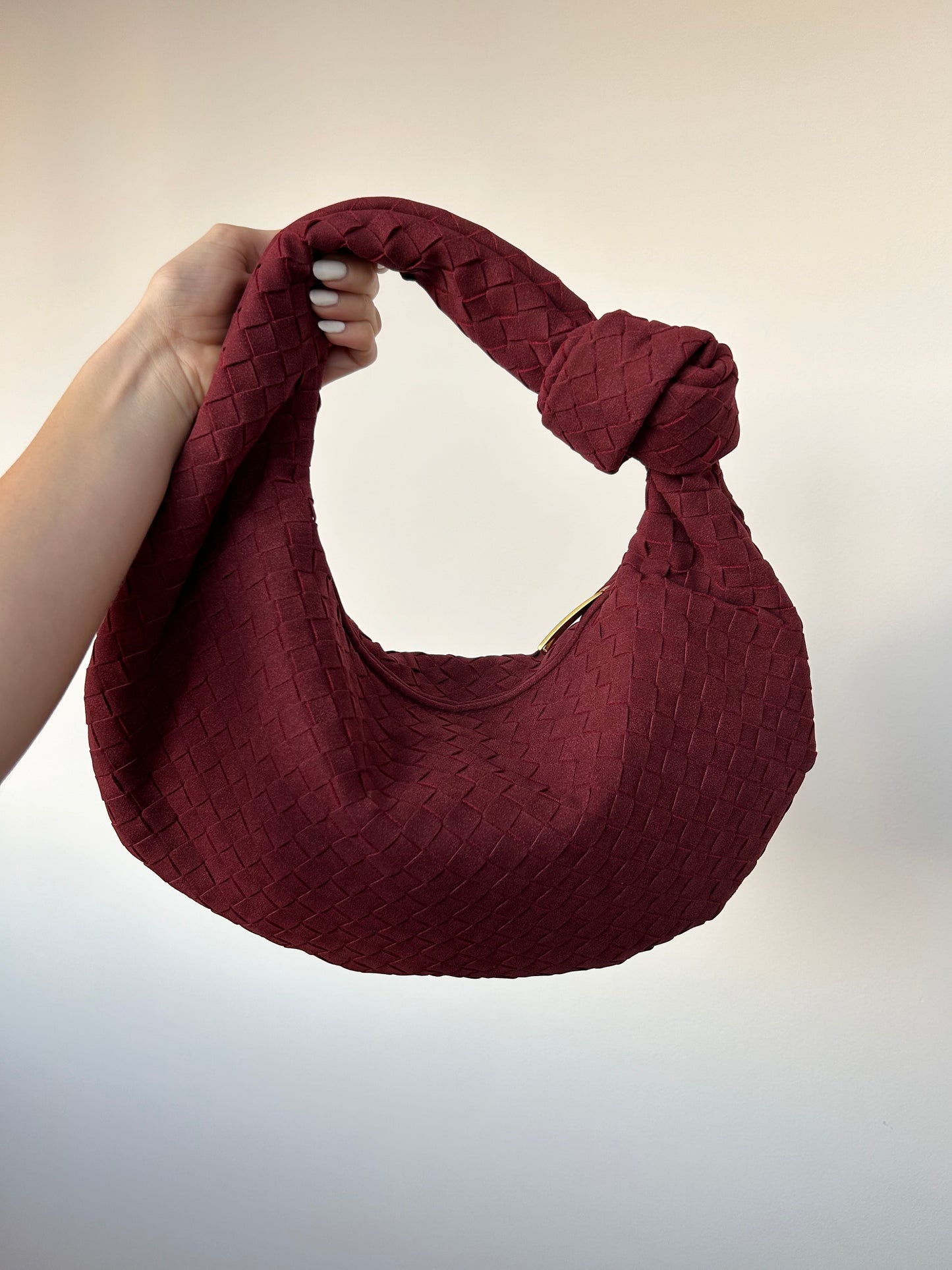 Clutch Suede Knot Bag for Stylish Mom Sustainable Hobo Purse Vegan Leather Braid Handbag Fashion Statement Gift for Wife designer inspired dupe bag perefct gift for girlfriend birthday present for wife pattybofficial knoten tasche designer dupe