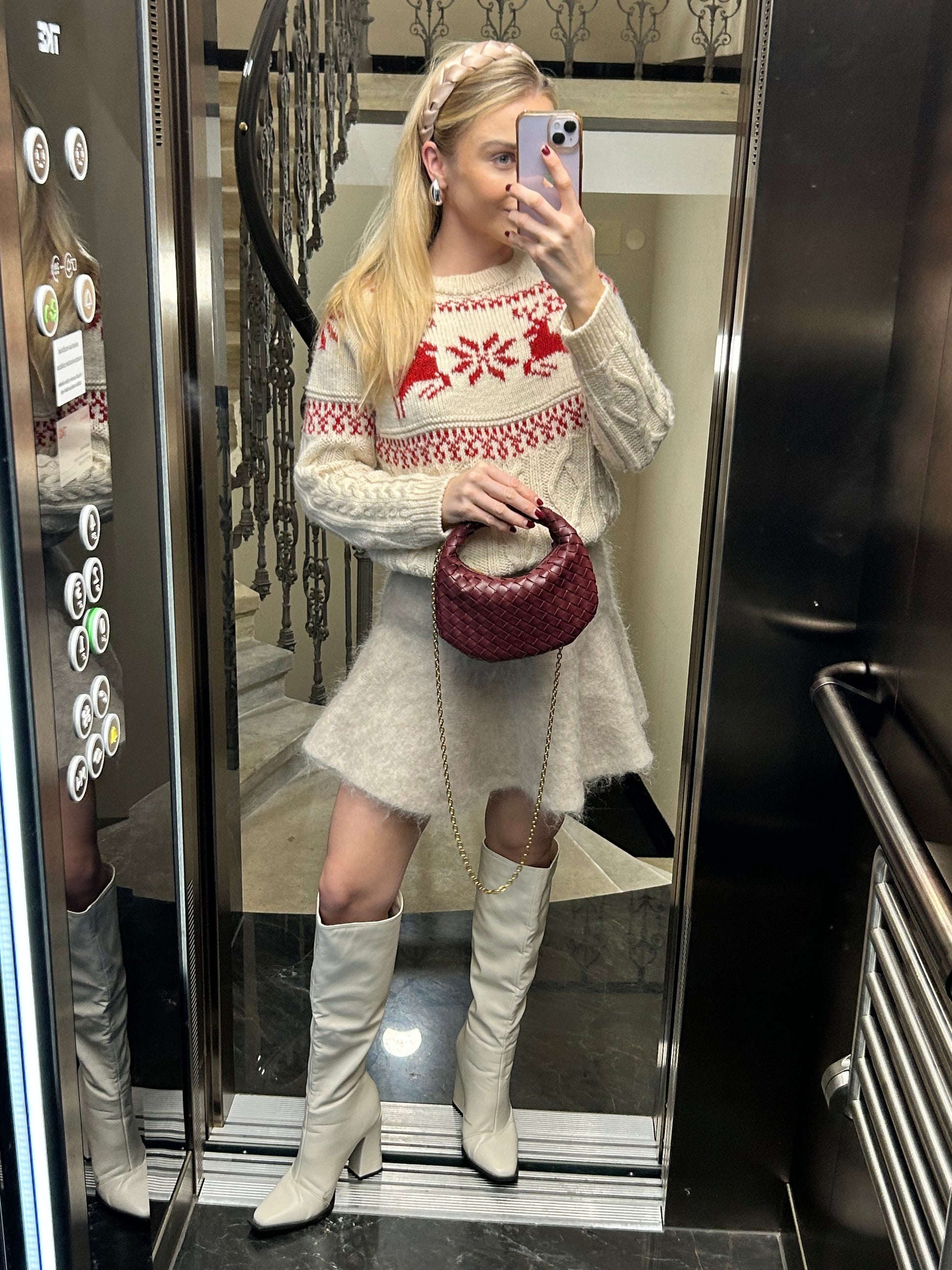 The Woven Crossbody Clutch is more than just a handbag—it’s a versatile accessory that blends fashion, function, and sustainability. Whether you’re treating yourself or gifting someone special, this clutch is sure to impress. Gewebte tasche bag