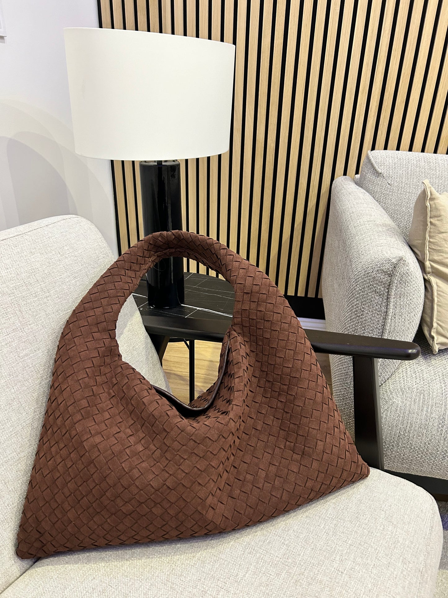 vegan suede shoulder bag in chocolate brown colour which can be worn as a large hobo shoulder bag ideal for travelling or busy day at work as it is large capacity woven suede bag luxury designer dupe purse for women by brand PattyB official tasche