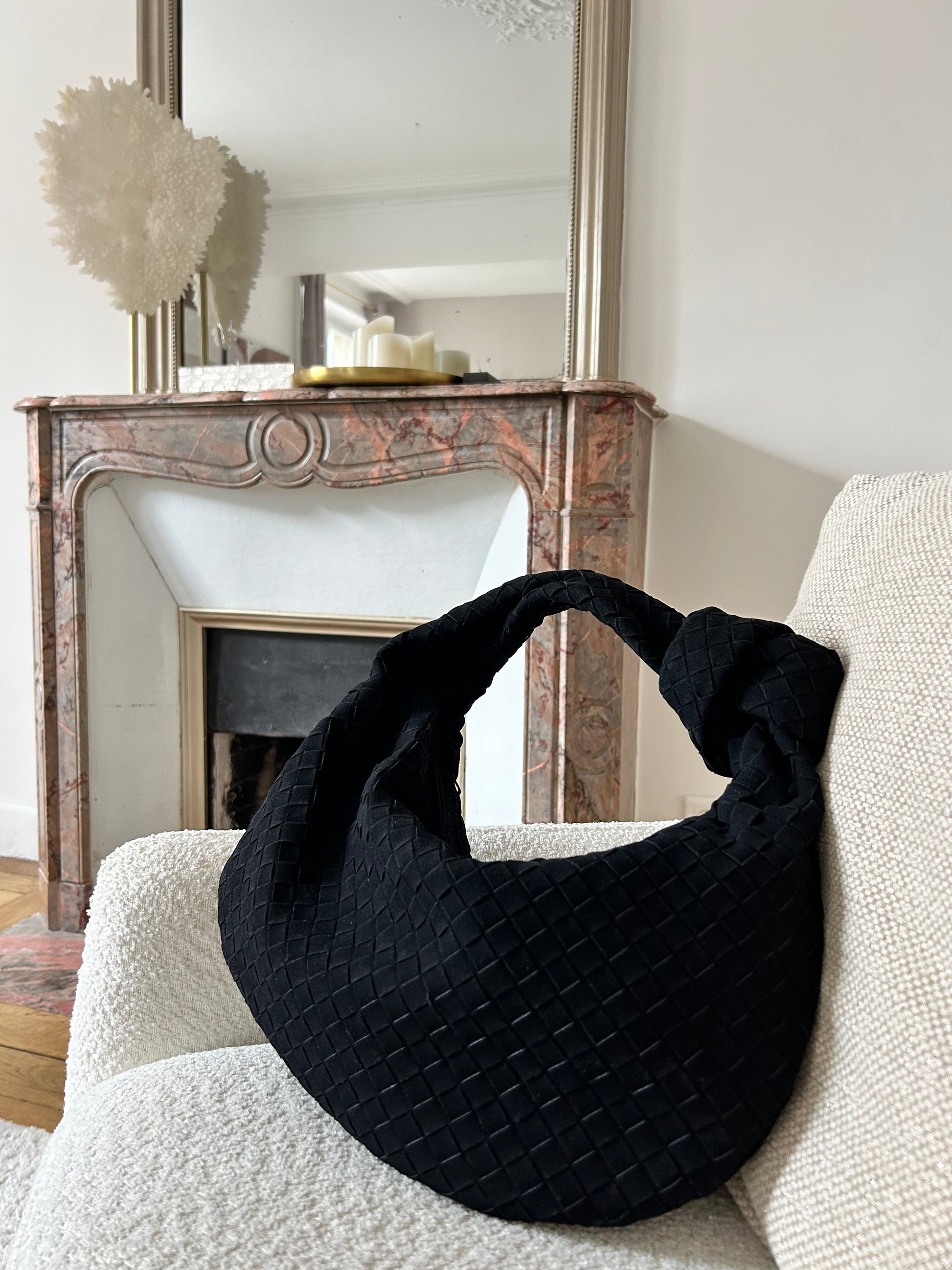 minimalist black handbag night outfit styling