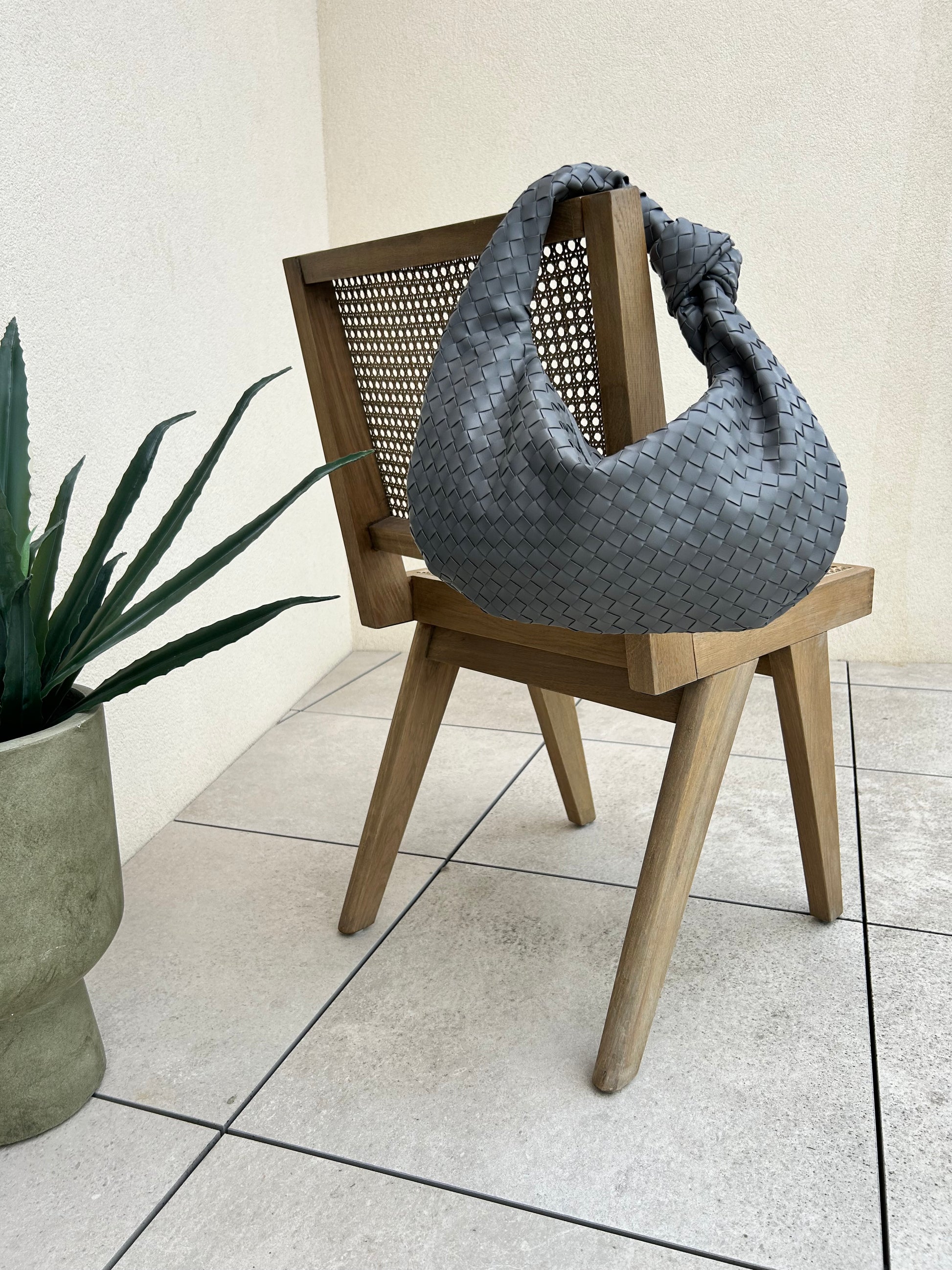 minimalist grey handbag casual city outfit