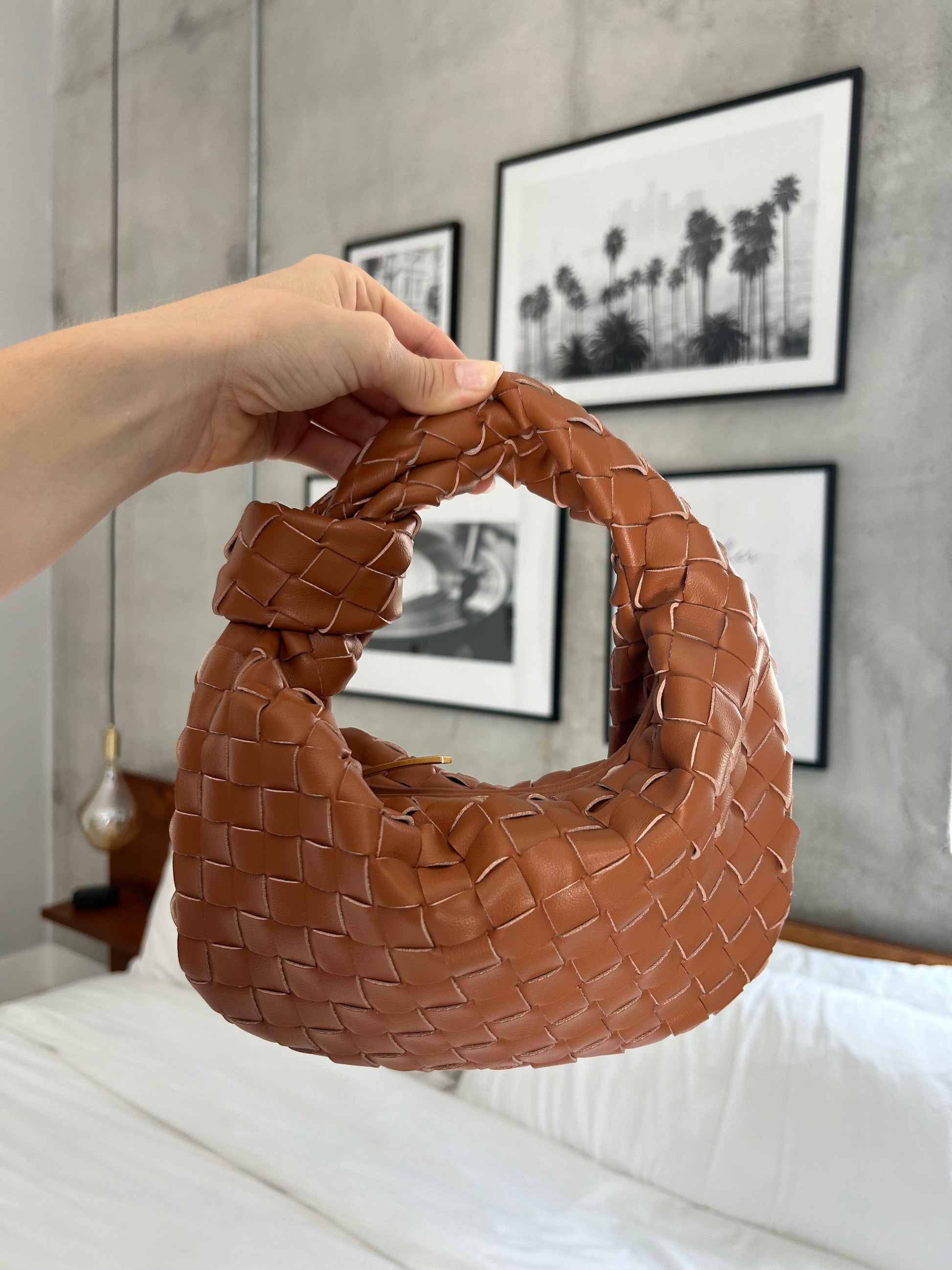 tan brown Interwoven Design Purse in small size for Everyday Braid Bag with Top Handle for Easy Carry Woven Clutch for Young Girl Woven Bag in Minimalist Design, designer inspired dupe bag with triangle zip and woven handle. Knoten tasche for women