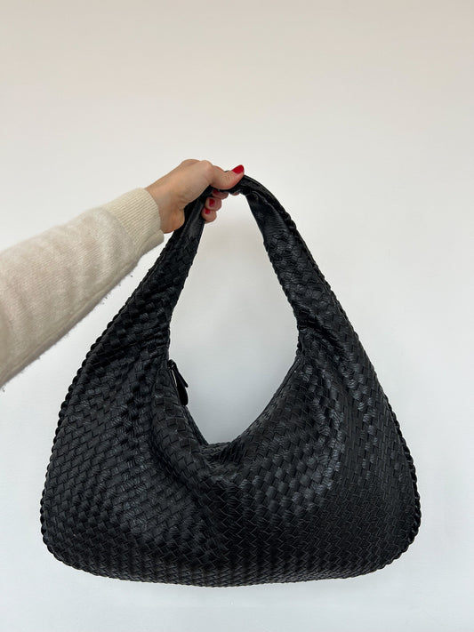 black minimalist shoulder bag, vegan work bag, large vegan leather handbag, Czech fashion brand bag, trendy office bag, popular black tote, woven vegan leather purse, spacious women’s handbag, modern everyday work bag, cruelty-free large shoulder bag