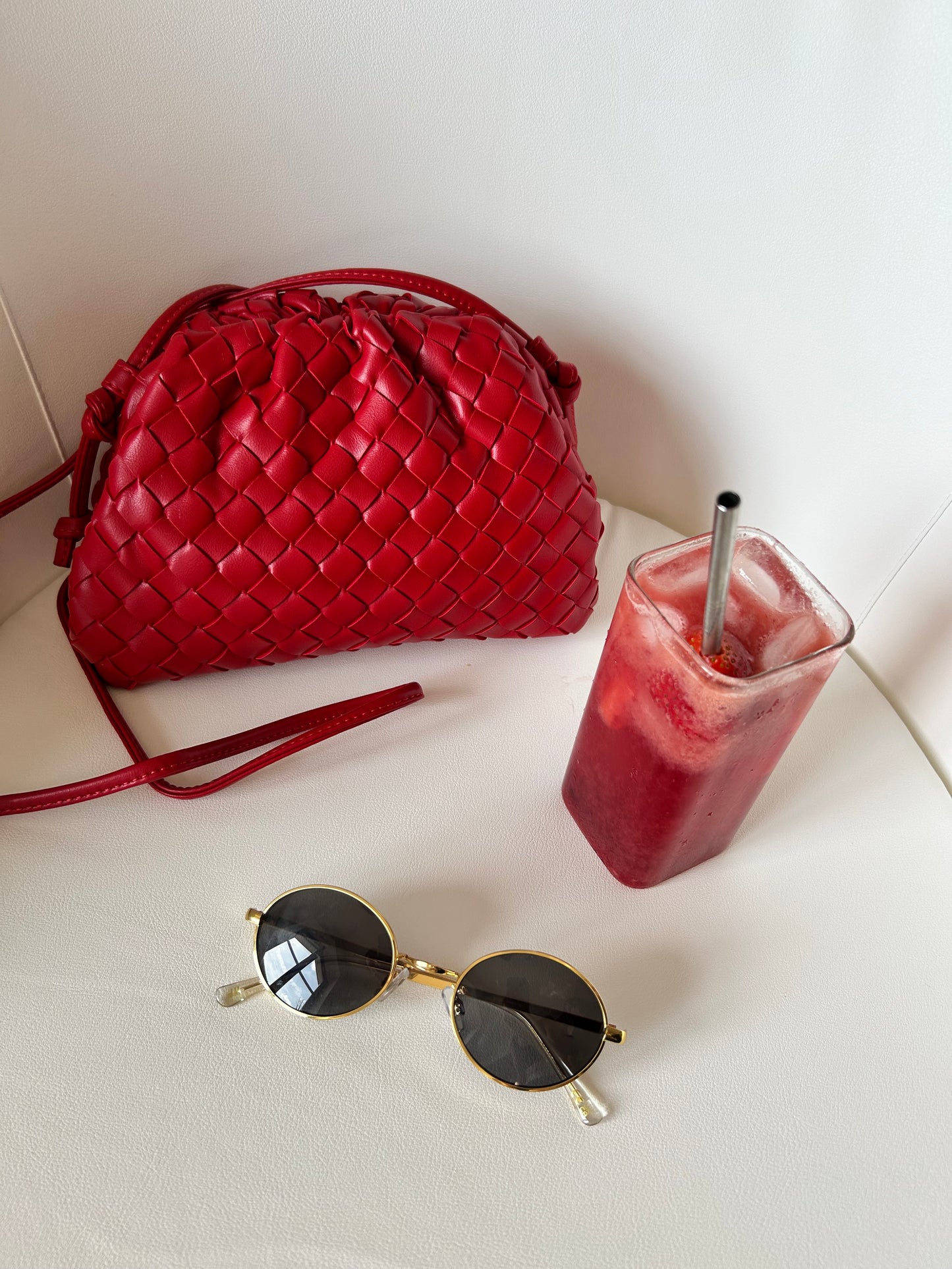 Introducing the must-have accessory for this summer season - our Woven Hobo Crossbody Bag with Stylish Knot! This mini pouch braid bag is the perfect fashion statement for any summer festival or everyday carry. Designer Dupe bag for everyday carry