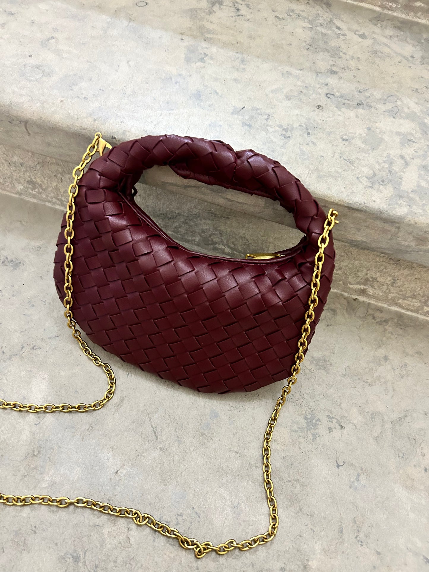 Woven Clutch Bag Vegan Leather Knot Bag Luxury Braided Handbag Stylish Hand Woven Purse Practical Top Handle Party Bag Birthday Gift for Her crossbody interwoven clutch in burgundy red colour, small size, vegan leather handbag inspired by designer