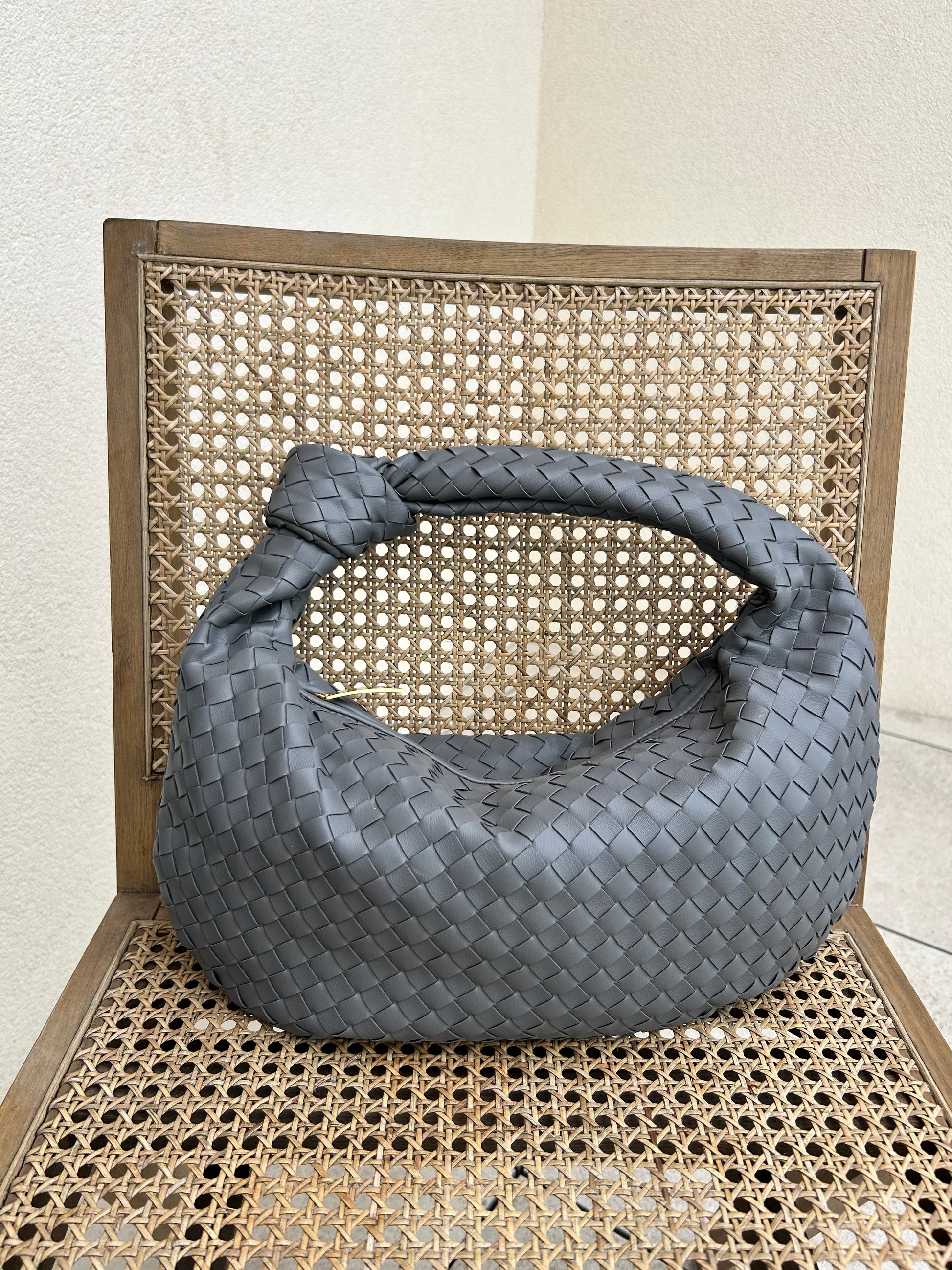 woven texture grey shoulder purse detail